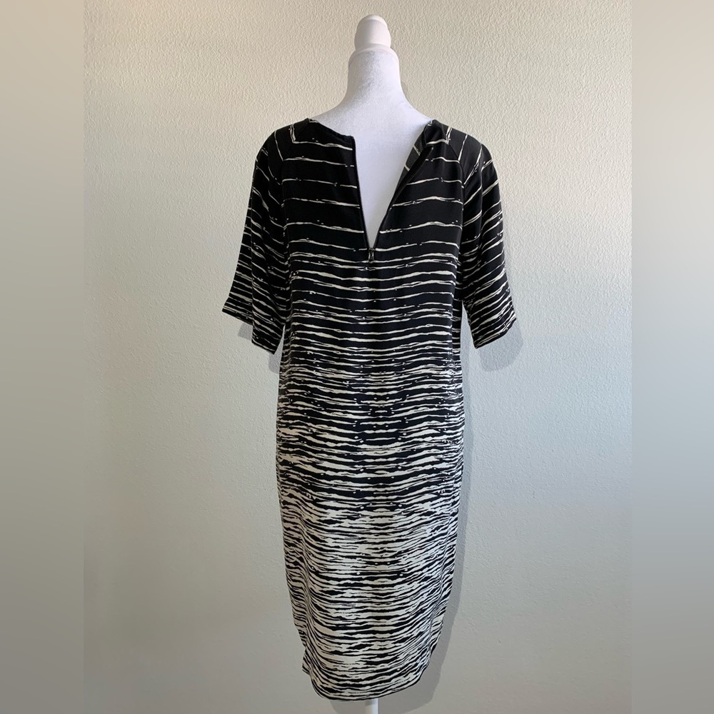 LIKE New, VINCE Black and Cream 100% Silk Shift with Pockets Dress, XS - Picture 4 of 16